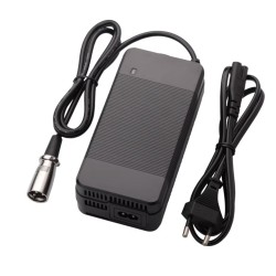 54,6v 4A nabíjačka pre elektrobicykel alebo elektrokolobežku - výkon 219W  - 3 54,6v 4A nabíjačka pre elektrobicykel alebo elekt