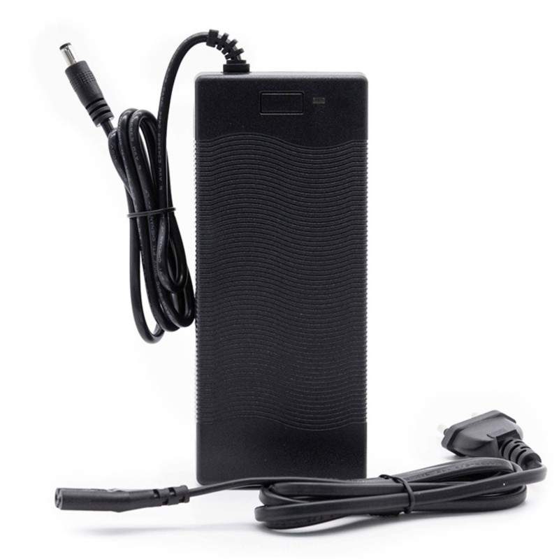 Incarcator pentru scuter sau bicicleta electrica 54.6v 2A - 48v - conector DC 5.5mm  - 1 Incarcator pentru scuter sau bicicleta 