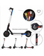 Autocolante reflectorizante pentru a fi văzute în timp ce călărești scuterul electric.